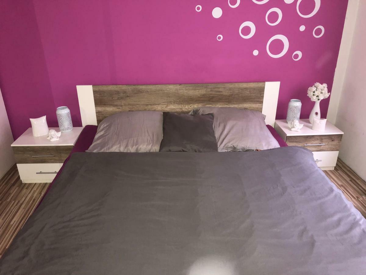 Apartman V Centru Mostu Daire Dış mekan fotoğraf